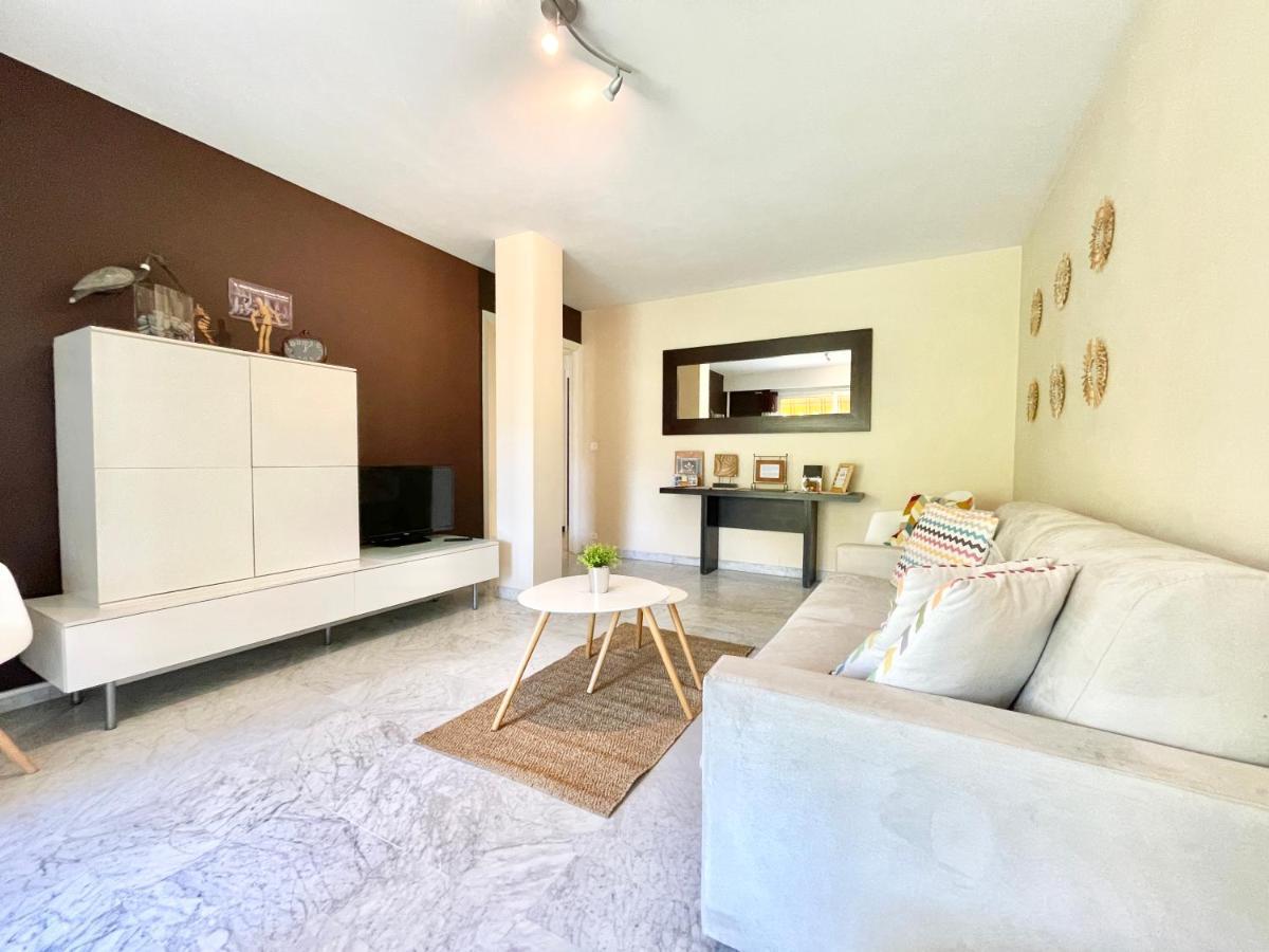 Les Glycines Apartment ม็องตง ภายนอก รูปภาพ