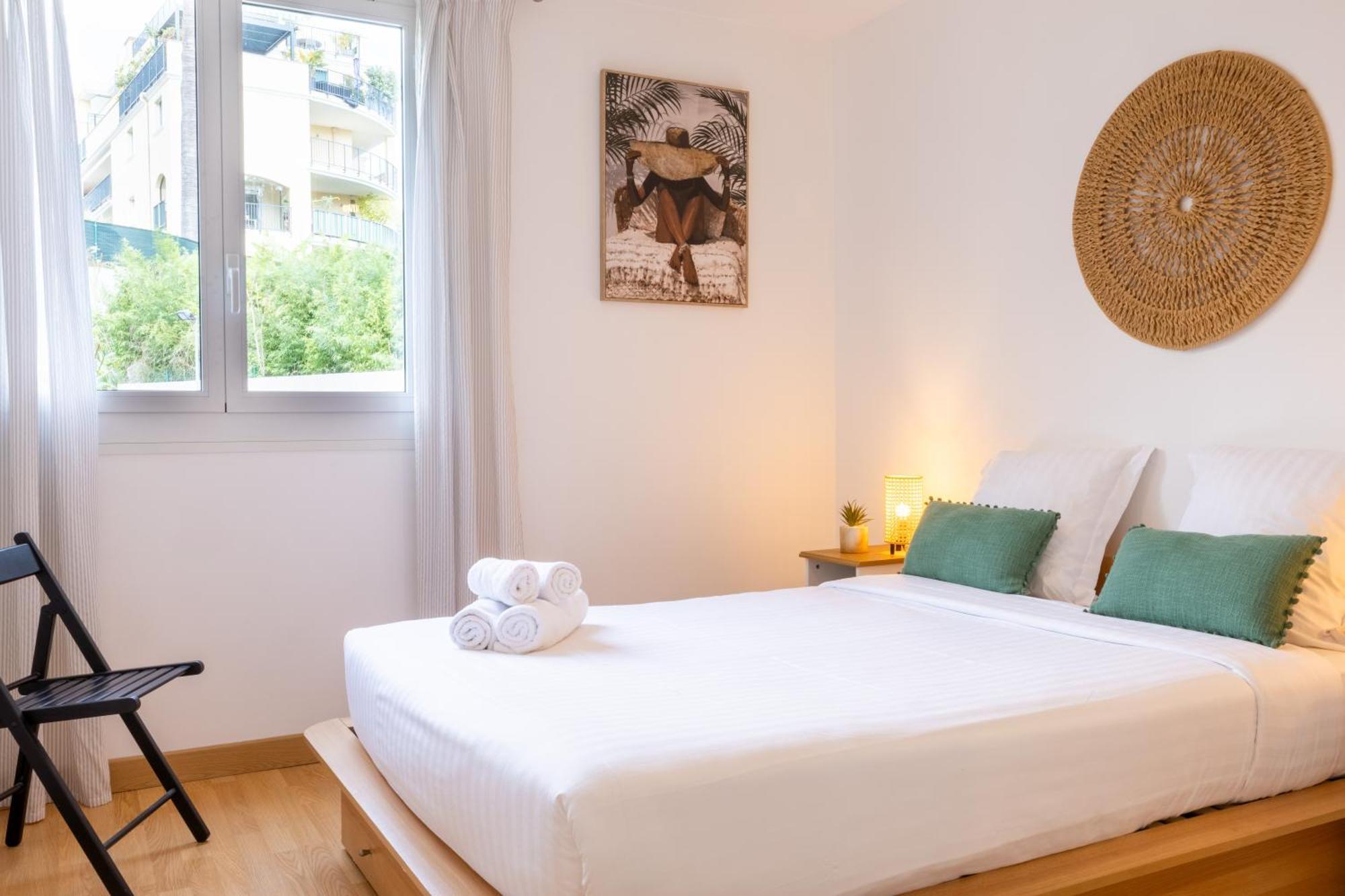 Les Glycines Apartment ม็องตง ภายนอก รูปภาพ