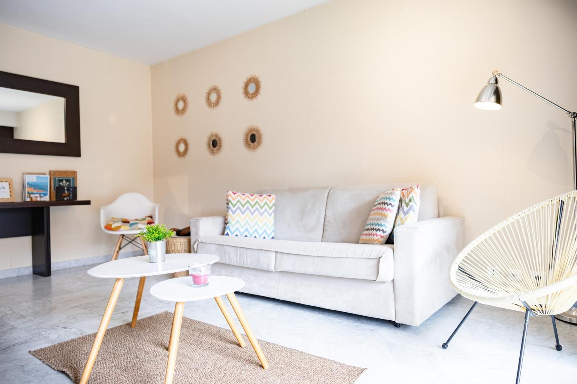 Les Glycines Apartment ม็องตง ภายนอก รูปภาพ