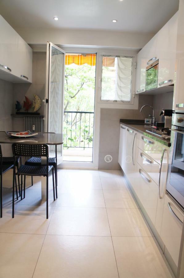 Les Glycines Apartment ม็องตง ภายนอก รูปภาพ